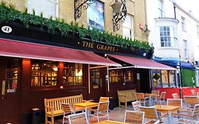 The Grapes Pub